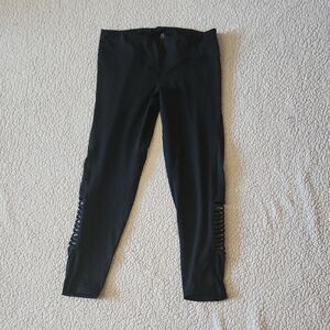 Champion Fitted Mid-rise Pull-on Cropped Capri Leggings